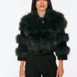 Κοντό τζάκετ από πράσινη γούνα αλεπούς