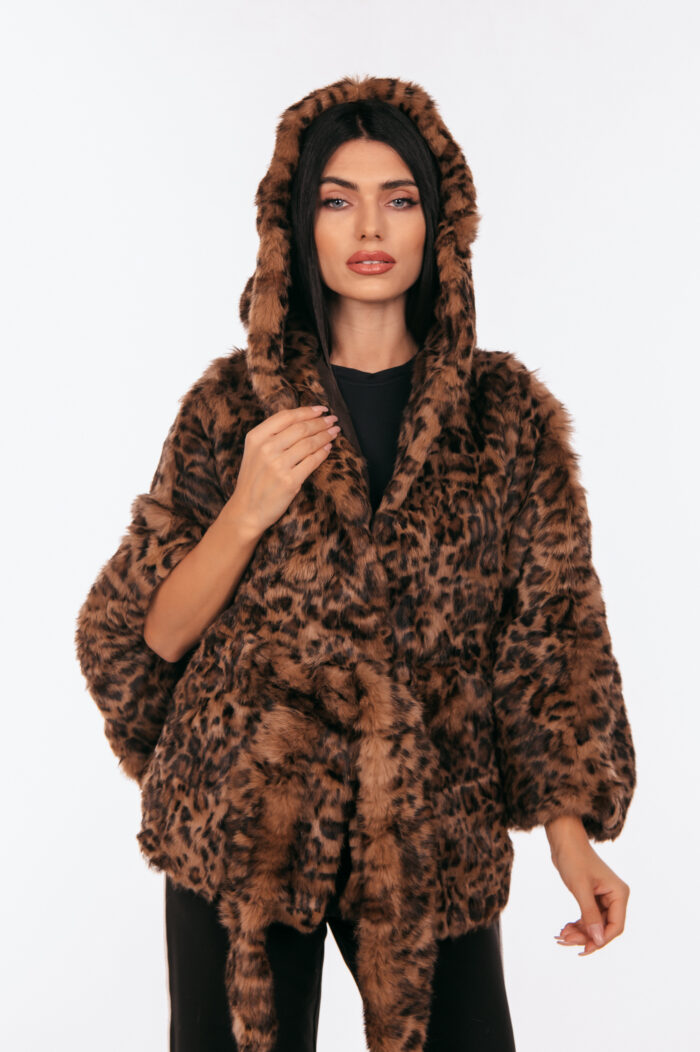 Ετόλ από γούνα Rex κουνελιού με animal print και ζώνη, με κουκούλα. - Image 4