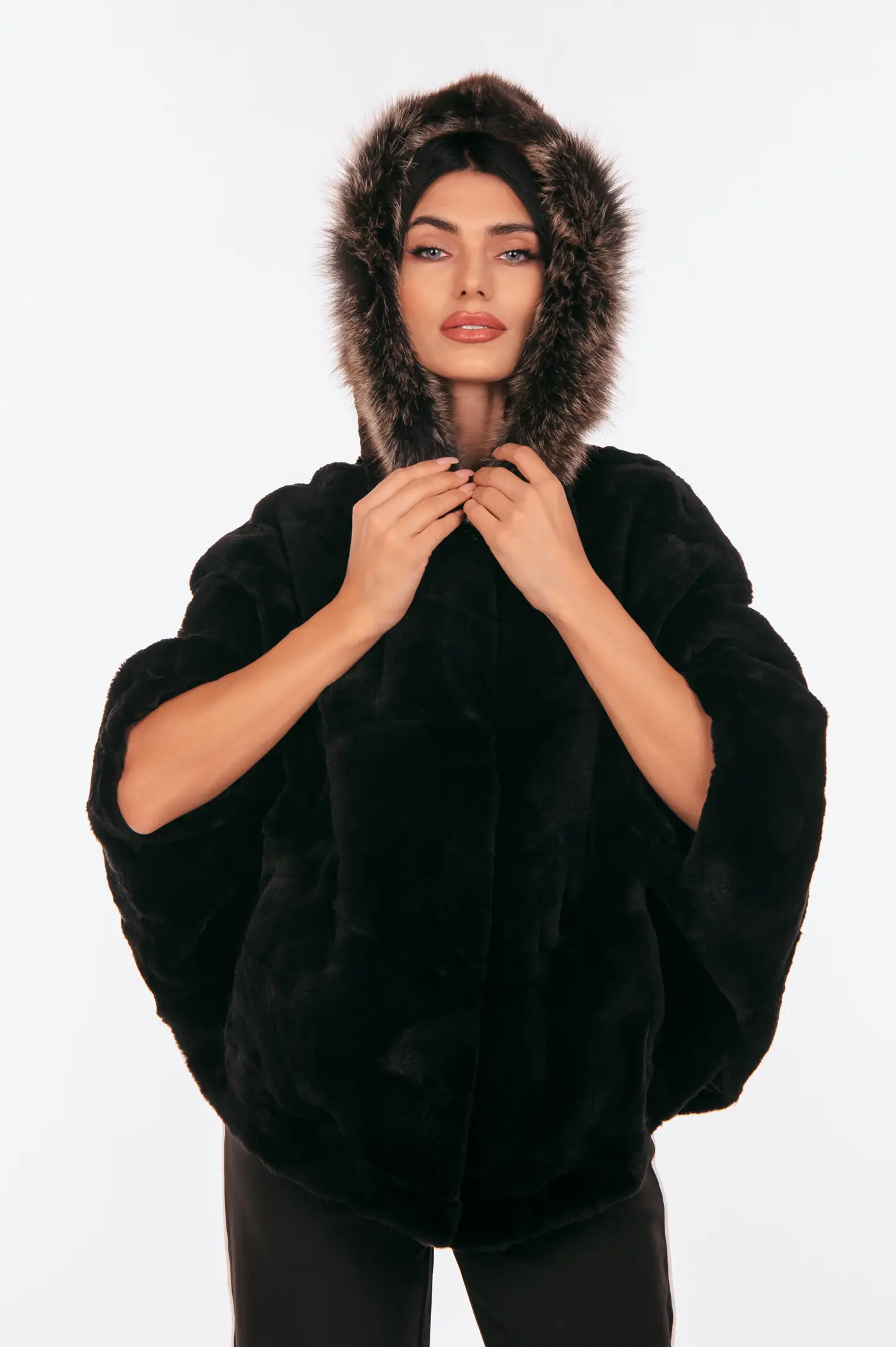 Κάπα από μαύρη γούνα κάστορα και αλεπούς - Image 4