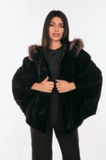 Κάπα από μαύρη γούνα κάστορα και αλεπούς