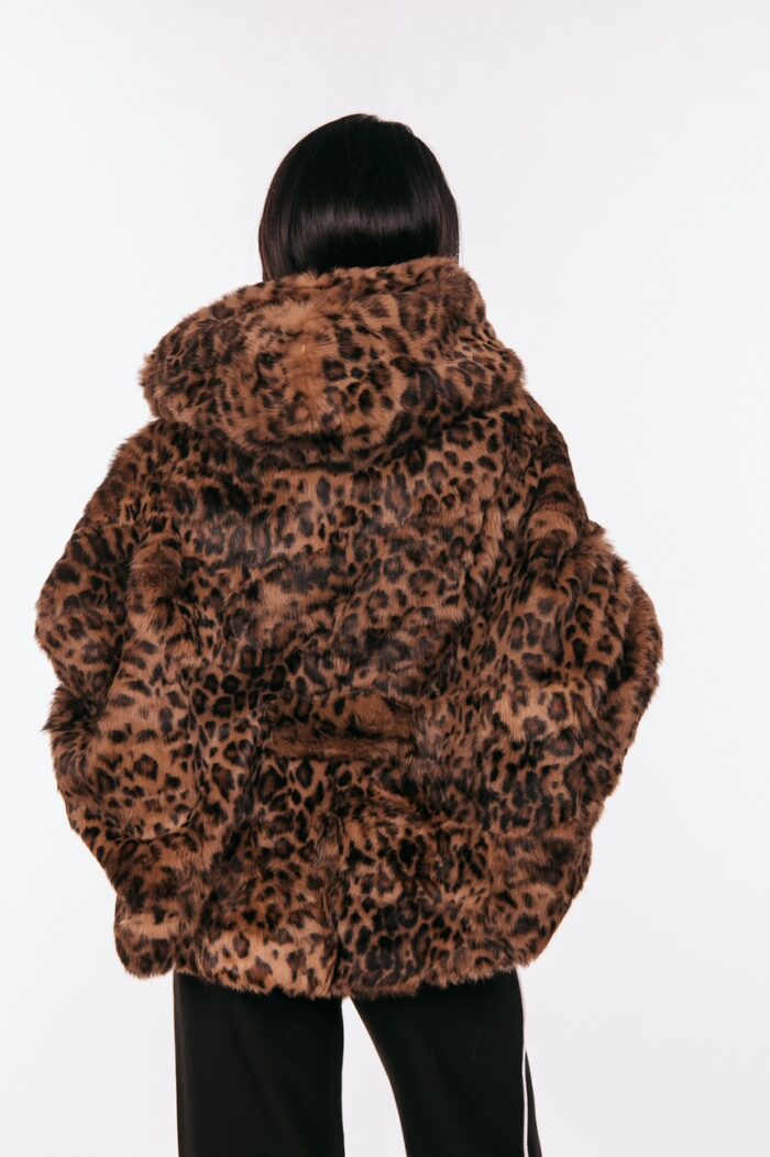 Ετόλ από γούνα Rex κουνελιού με animal print και ζώνη, με κουκούλα. - Image 7