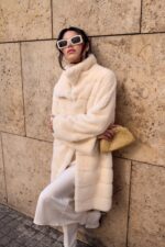 Τζάκετ από γούνα μινκ σε εκρού απόχρωση