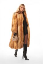 ΚΟΚΚΙΝΟ ΜΑΚΡΥ ΠΑΛΤΟ ΑΠΟ ΓΟΥΝΑ ΑΛΕΠΟΥΣ