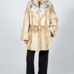 Μπουφάν από γούνα βιζόν και λύγκα.