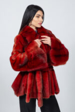 Κόκκινο μπουφάν από γνήσια γούνα βιζόν με ζώνη. - Image 3