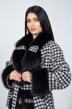 ΜΑΚΡΥ ΑΣΠΡΟΜΑΥΡΟ ΠΑΛΤΟ ΜΕ ΓΟΥΝΑ ΑΛΕΠΟΥΣ - Image 2