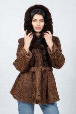 Μαύρο μπουφάν από γνήσια γούνα αστραχάν και τσιντσιλά, με ζώνη και κουκούλα. - Image 2