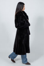 Μακρύ μπουφάν από γνήσια γούνα βιζόν σε καφέ απόχρωση. - Image 3