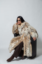 Μακρύ μπουφάν από γούνα λύγκα. - Image 3