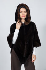 Καφέ μπουφάν από γνήσια γούνα βιζόν με κουκούλα. - Image 4