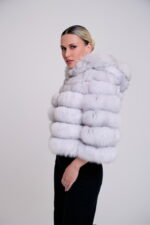 Λευκό μπουφάν από γούνα αλεπούς με κουκούλα. - Image 2