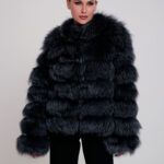 Γκρι μπουφάν από γούνα αλεπούς