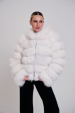 Άσπρο μπουφάν από γούνα αλεπούς