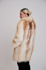 Μακρύ μπουφάν από γούνα αλεπούς σε μπεζ απόχρωση. - Image 3